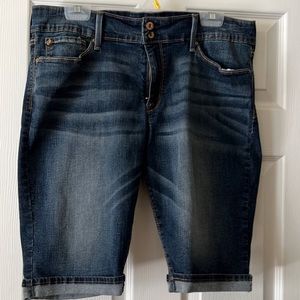 Levis Denizen womens modern skinny jean shorts